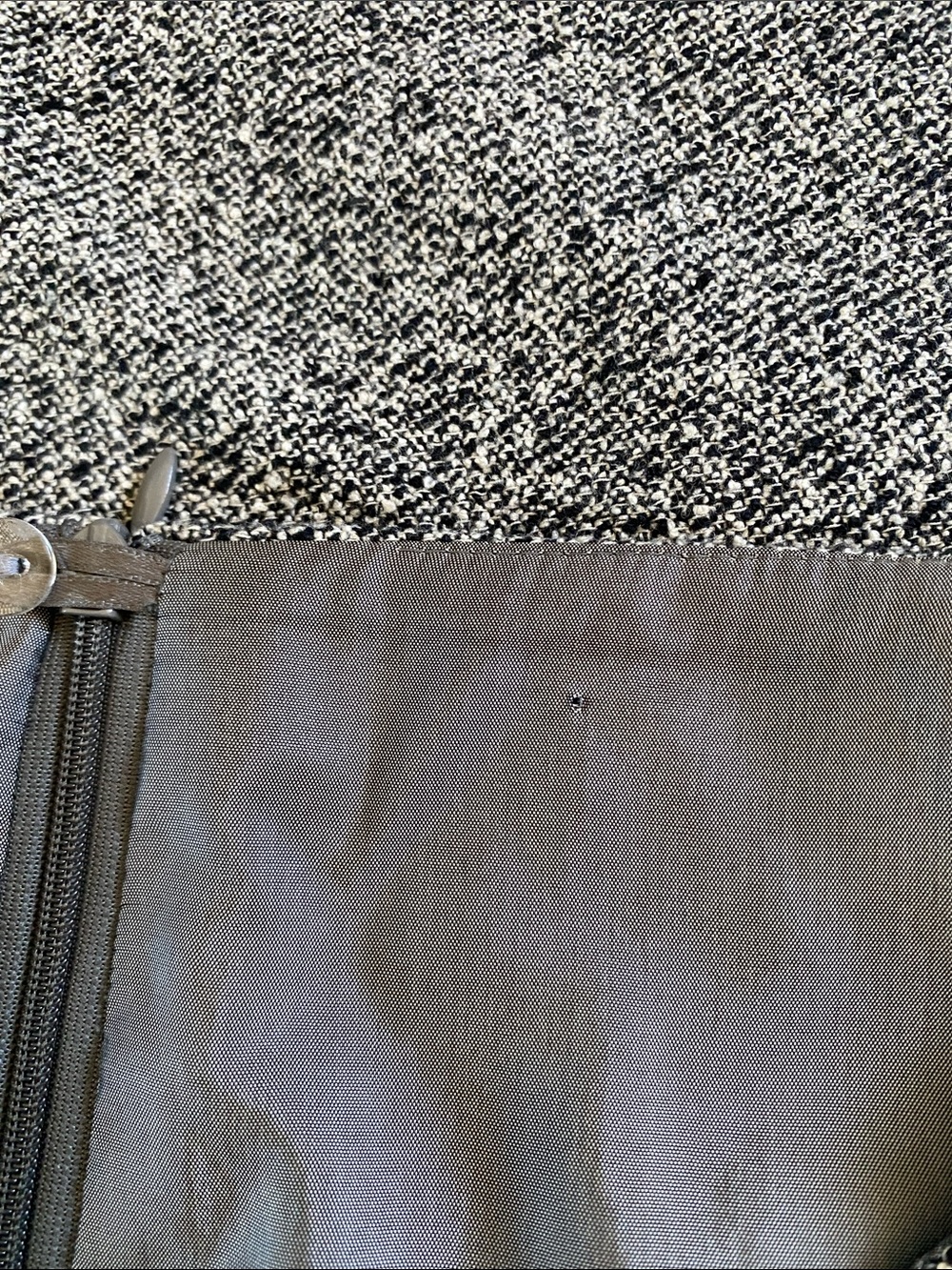 Escada Women's Gray Tweed Silk Wool Cashmere Skirt with Ruffle Hem Size 42 - Picture 8 of 10